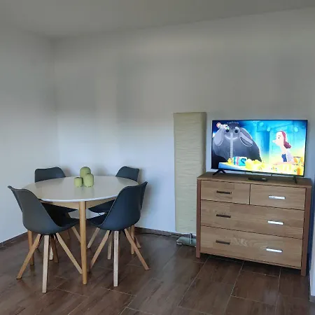 Maja Apartment *