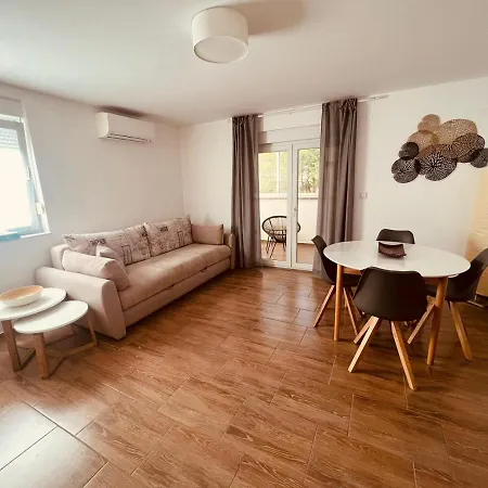 Apartment Maja